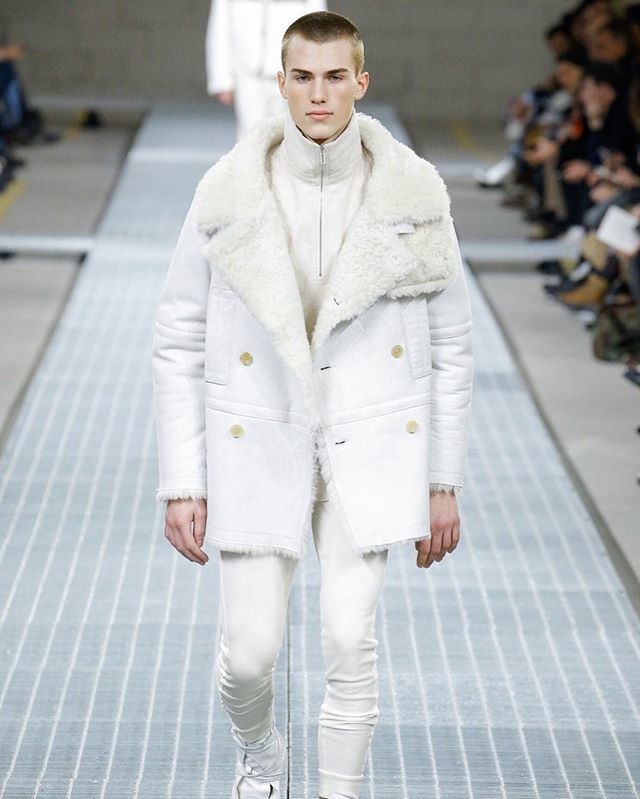 Dirk Bikkembergs FW17 #Menswear #Runway bit.ly/2te5NHh