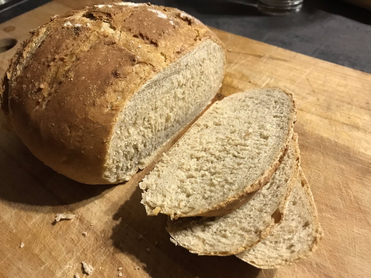 fabsh's tweet image. It tastes absolutely amazing! #FirstBread #Burebrot