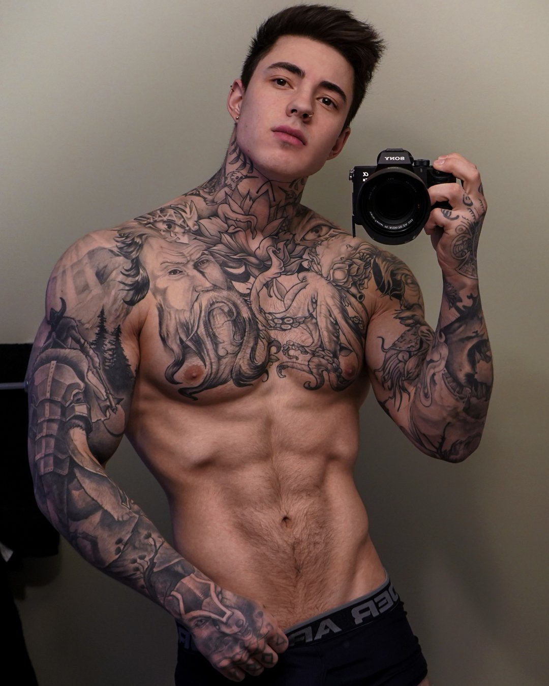 Onlyfans.com/Jakipz. 