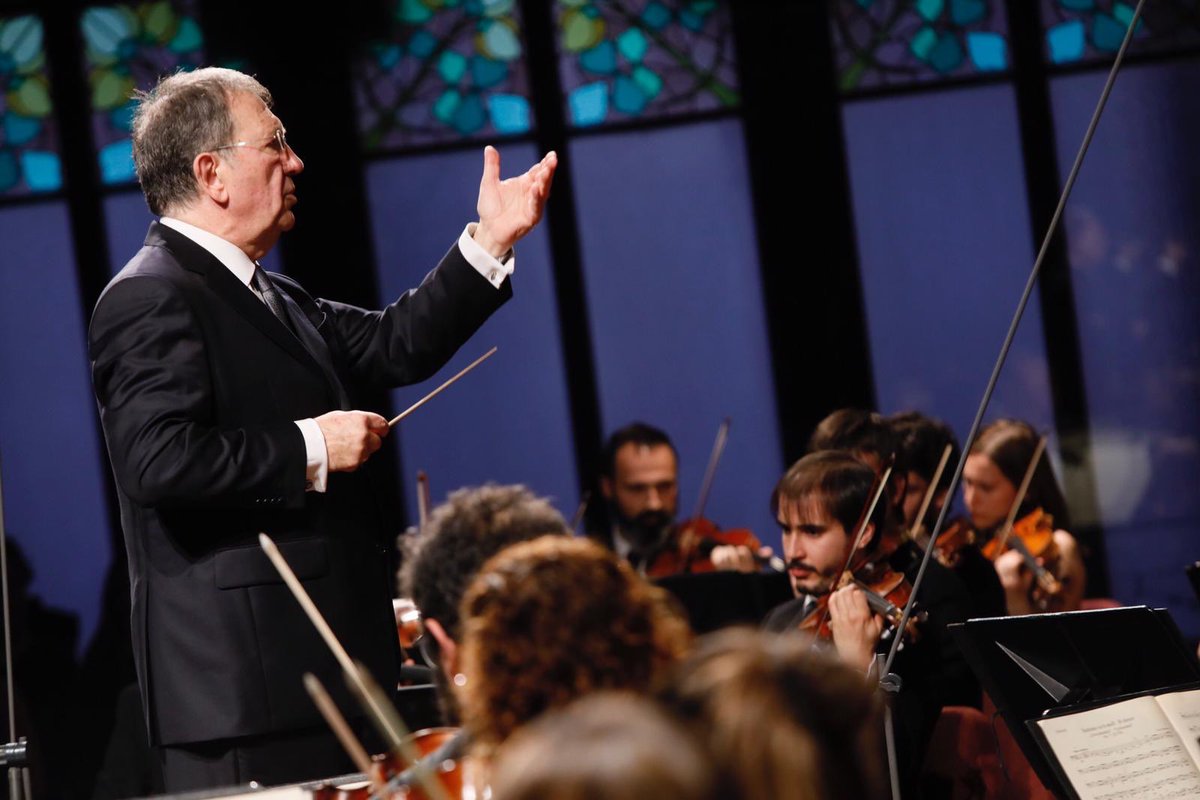 fschubertfilh's tweet photo. Gràcies #SalvadorMas, gràcies #SimfonicaOCM i més gràcies a tot el públic que ha fet possible aquesta meravellosa Inacabada de Schubert!! https://t.co/wIJqM4fygE