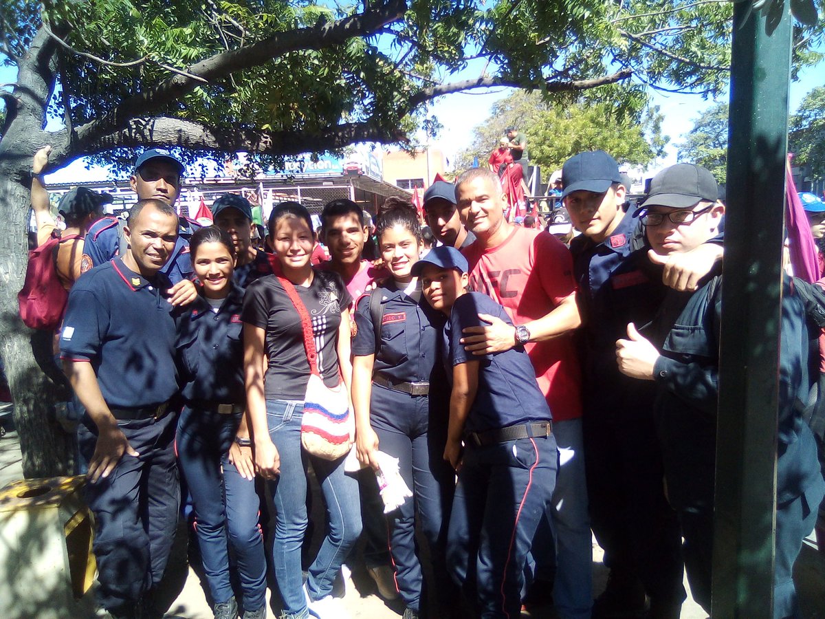 JOHEVANLEMUS's tweet photo. Gracias a @isandracandanga por instrucciones de @EdwinRojasM por la #inclusión de 19 #Bomberos y #Bomberas @UniversidadUNES en los Bomberos Aeronáuticos del Aeropuerto Cumaná https://t.co/XYBbRZ9rm2