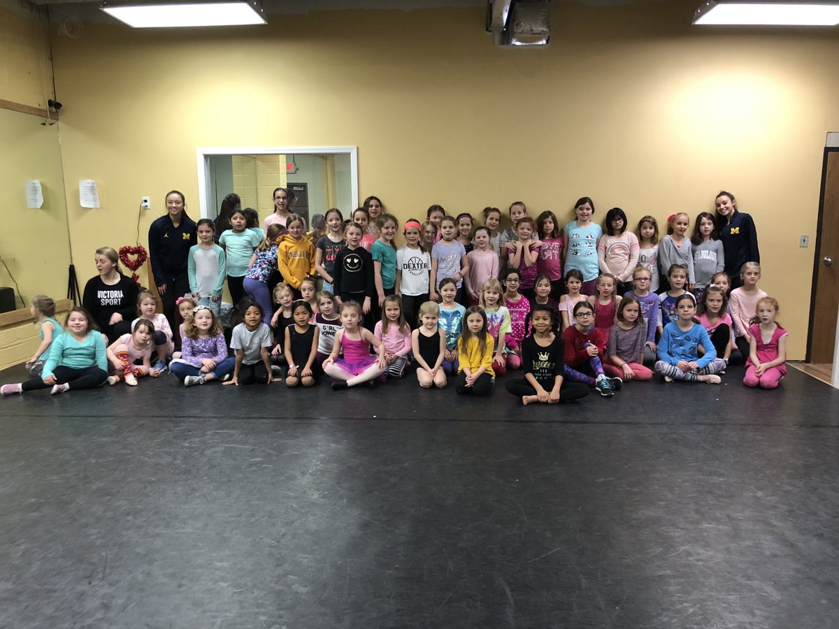 DancersEdgeDXTR's tweet photo. We had so much fun at our Annual Girl Scout Workshop with more than 65 scouts!  Nice work! https://t.co/9Uq3BL1ta9