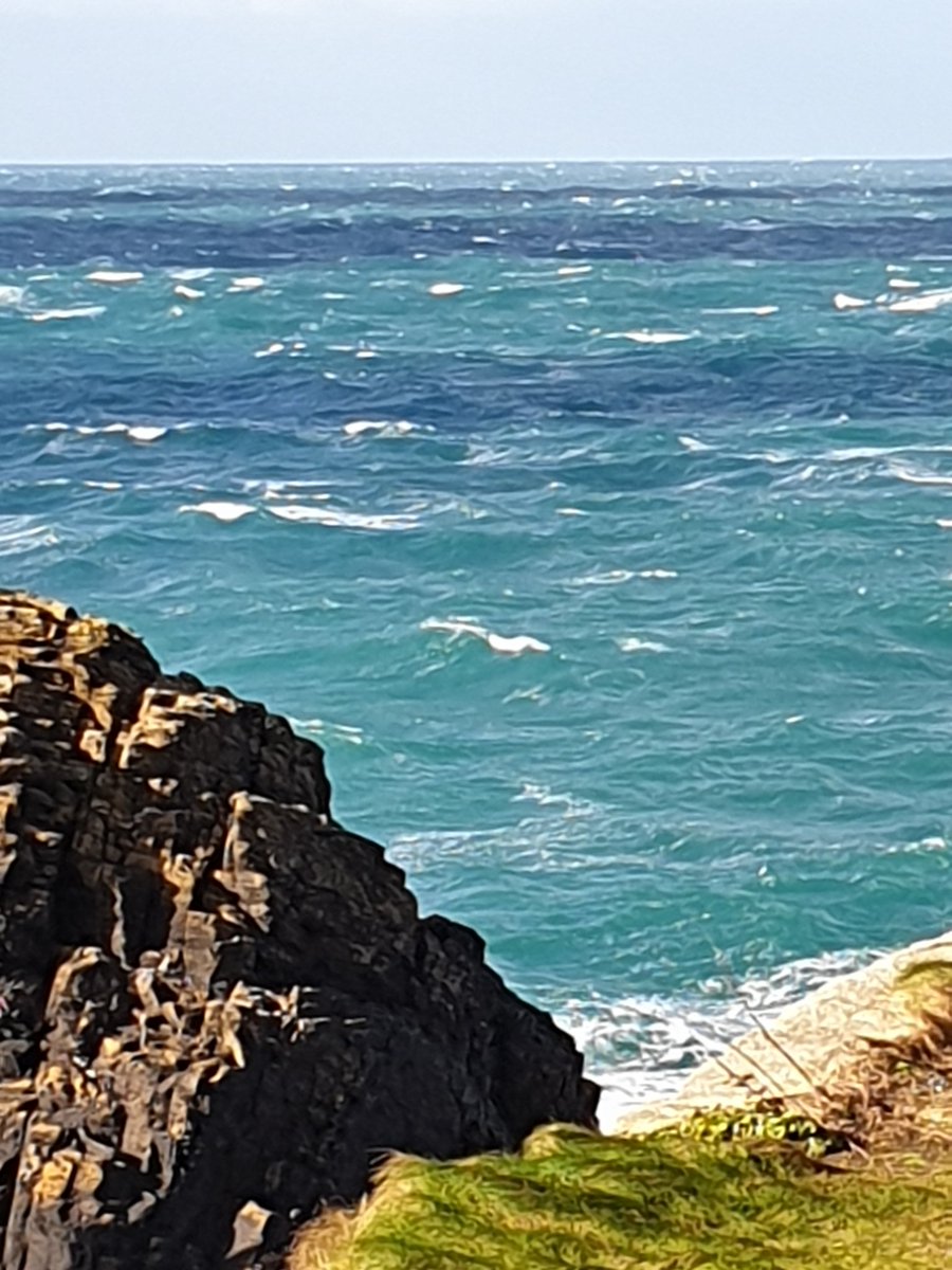 #Capecornwall #wintryseas #squallyweather Force 8 gusts this afternoon