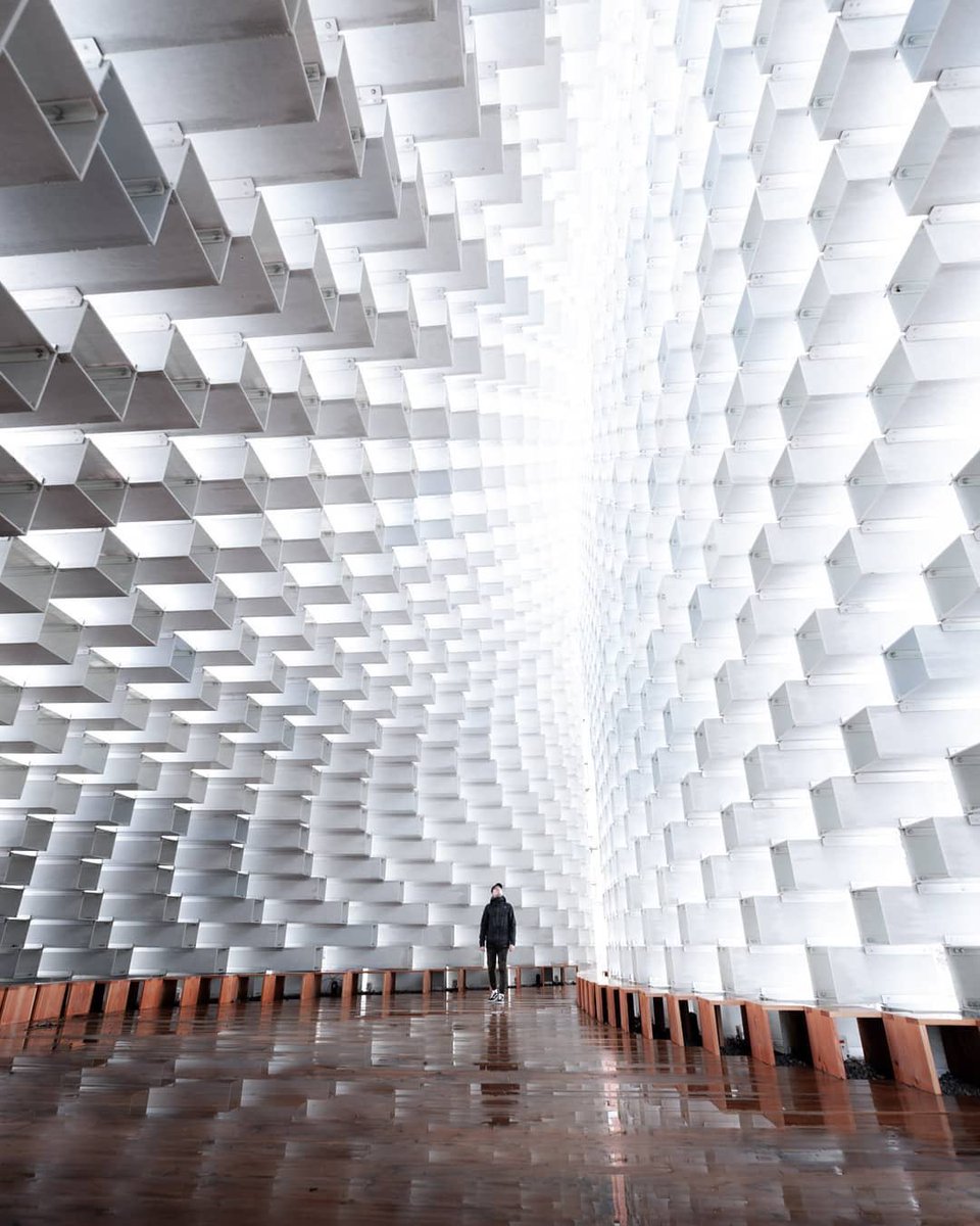 MasterDynamic's tweet photo. Spaces and places we'd like to be. 
#EscapeToExplore captured by @Sylvmrtn in Toronto. https://t.co/FjNusJL99q