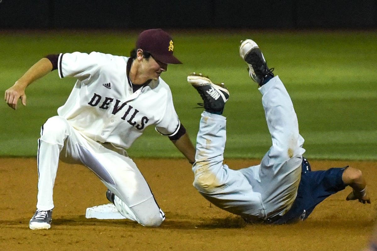 JoeBear72's tweet photo. Only #5MoreDays till @ASU_Baseball #OpeningNight #5 @Alika_Williams #XLSophIF #CaliforniaGuy #RanchoBernardoHS #MakesToughPlaysLookEasy #2017DraftChoice @Yankees #XLCompetitor #GetsOnBase #Teammate #GoodStudent Has #Fun playing the Game. #DoNotSleep on this Young Man. He's #MyGuy https://t.co/aEz7v20HoR