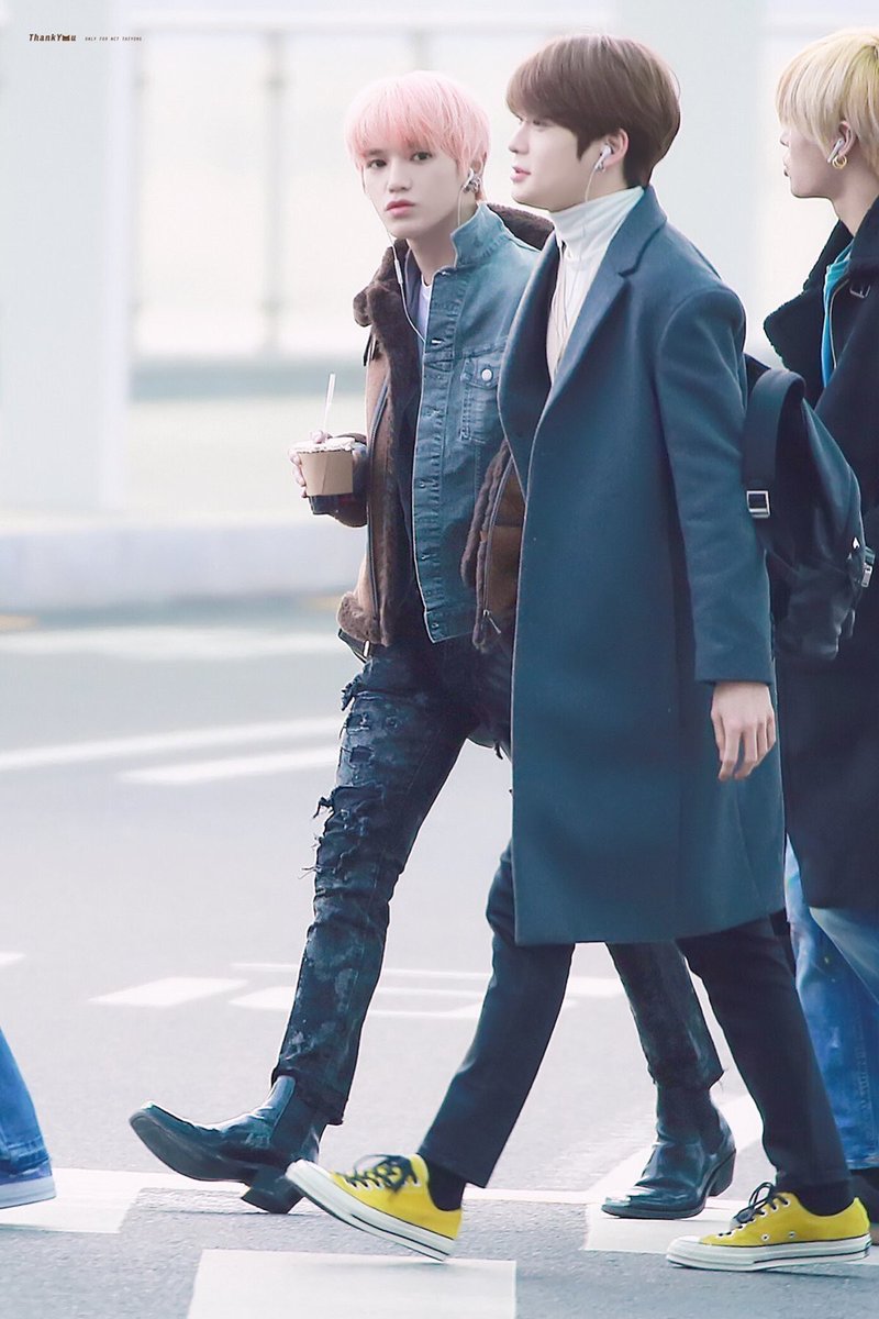 onlyjaeyong's tweet photo. legendary airport couple https://t.co/EHVzU0iK0W