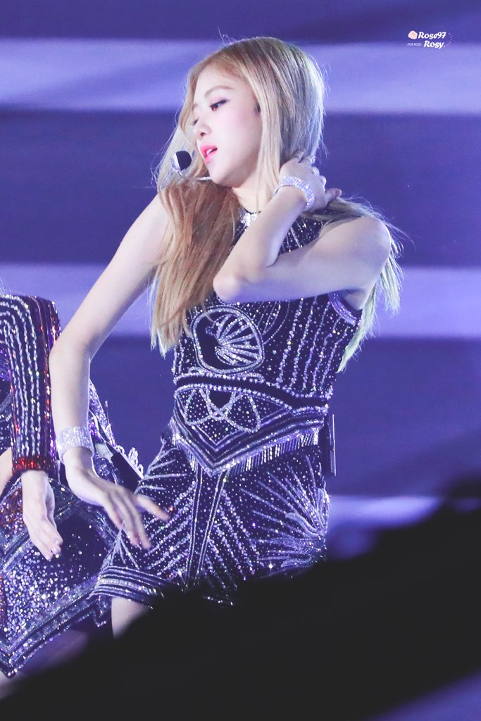 #RosesAreRosieDay
My lover my liar.💜💜