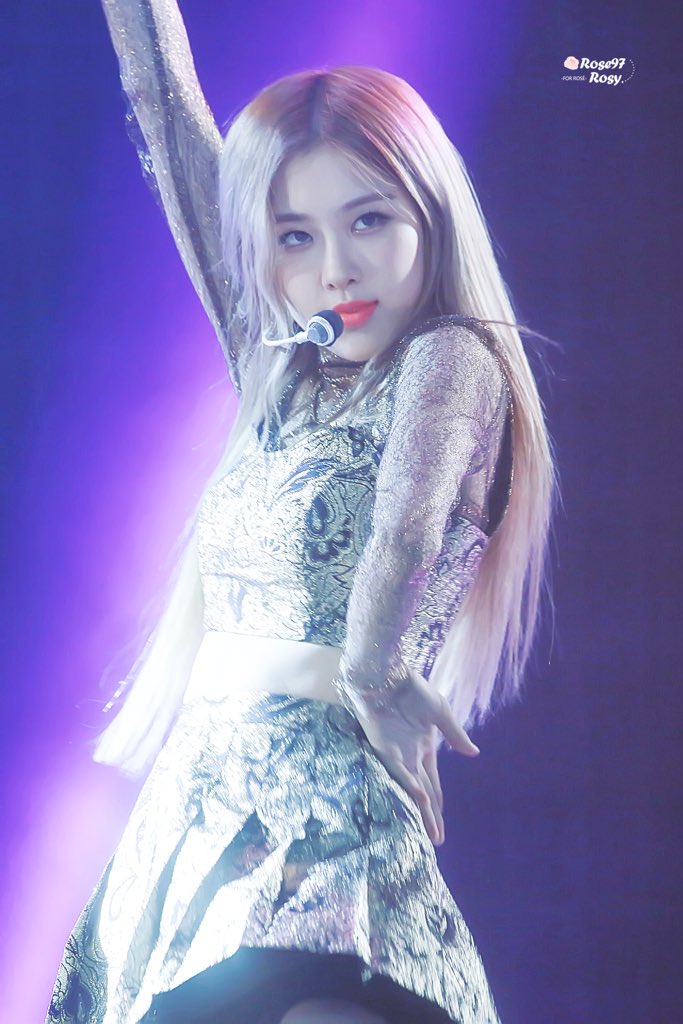 #RosesAreRosieDay
I will always love you. Happy birthday! ROSÉ🥰