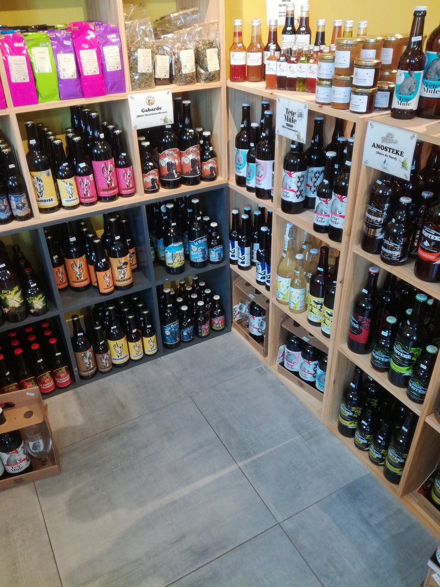 BeerTechFR's tweet photo. Petite halte #aumaraisgivré #coulon @DeuxSevres pour goûter quelques bières de @Mairie_Niort et des environs : #tetedemule @lagabarde #chafouineuse et @LaChamoise au menu ! Que du bonheur ! ;) @zythoblog @zythologuefr @garlonnk @1petitemousse #brasserieartisanale @Bierissima https://t.co/AKTbnrscZA