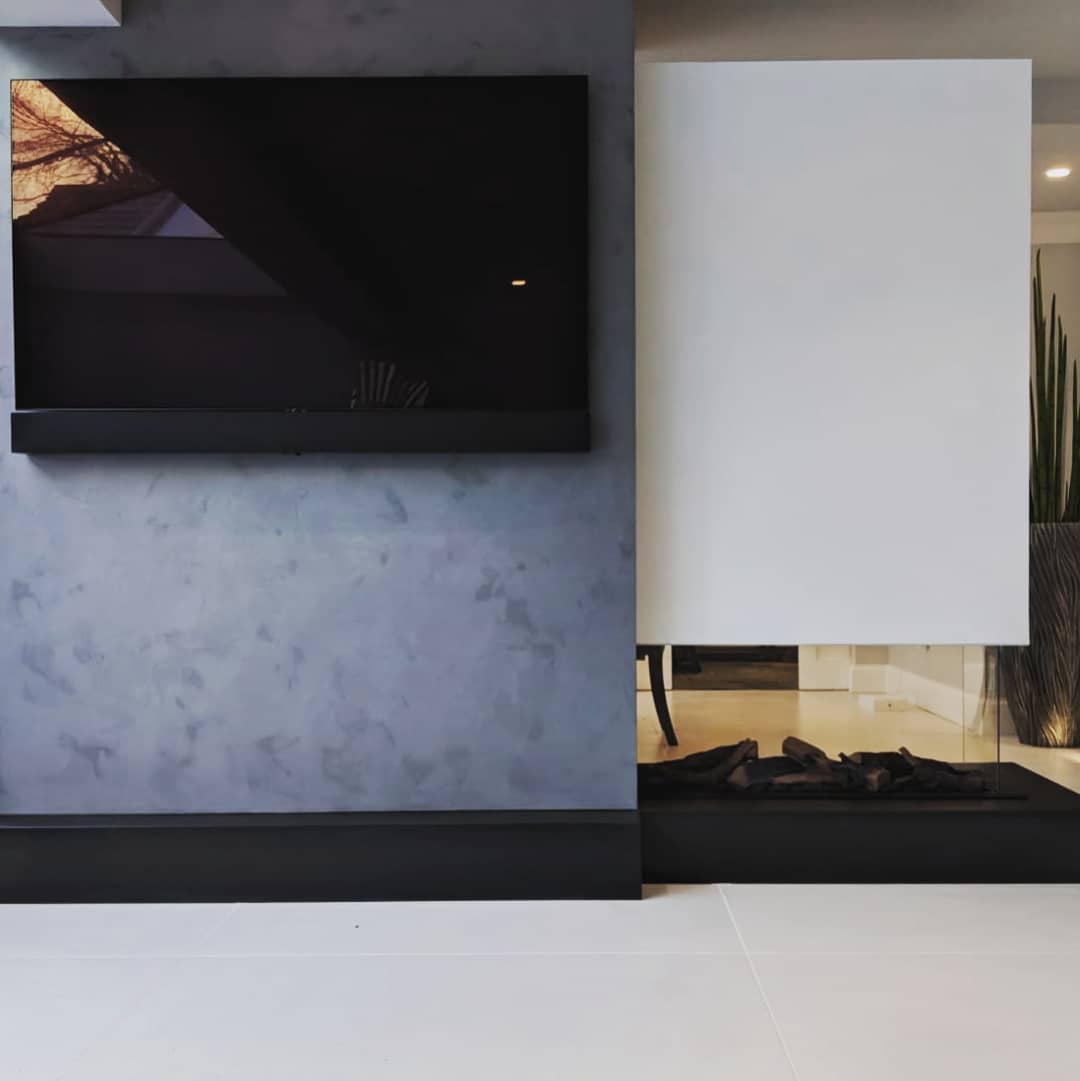 Taurus_Heating's tweet photo. Recently popped back on site to give this #drumetro 3sided gas fire a quick clean up. We'll take some more pics once we get chance to light it up and we've fitted the glass shelving 😍🔥
#taurusfiresandstoves #HETAS #gassafe #gasengineer #fireplacefitter #fireplacespecialist https://t.co/rIKo6ACCHt