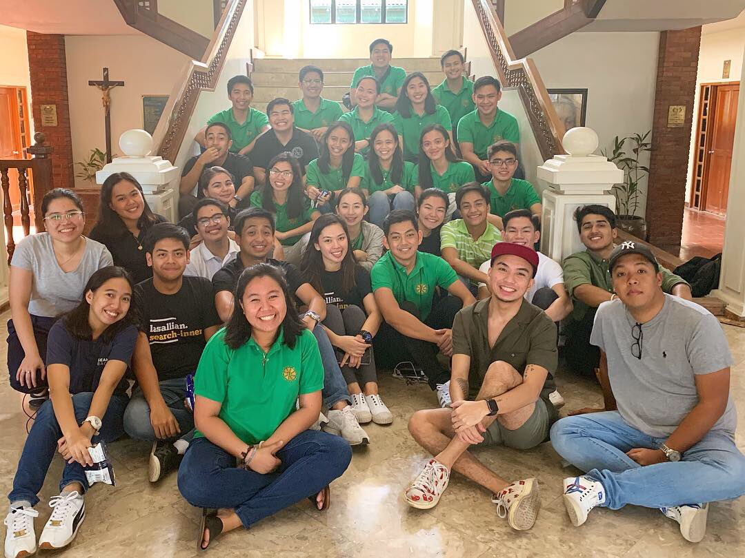brwinfsc's tweet photo. Past. Present. Future.
It was indeed a grace-filled #SearchInWeekend. Thankful and Grateful!

To this Family of Genuine People, I am always grateful for, always #PrayAndBelieve 🙏🏼 ✨

Until our next and last circle for the school year!

#SearchInBacolod #SIBCD https://t.co/7ChS3s9K2V