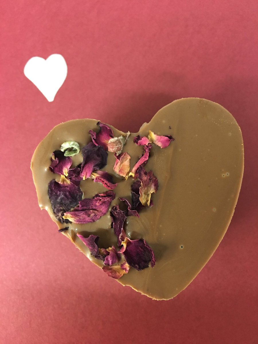mulberrymanor's tweet photo. ❣️All geared for Valentines Day. Rose flavoured Gazillionaires with edible rose petals❣️ https://t.co/z8ydixTMSt