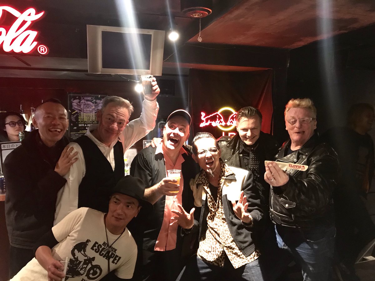 elovissato's tweet image. シェイキンピラミッズ来日公演@新宿MARZ
ギターボーカルはJamesでベースはフレンジーのSteeveでドラムはレストレスのRobというある意味オールスターズなレアなセッション★彡
#シェイキンピラミッズ #ShakinPyramids #Frenzy #Restless