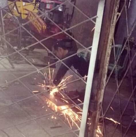 rismanchandue's tweet photo. Lembur malam demi teknologi tepat guna untuk para petani.
#2019PAS #PADI #NOMOR_02
@prabowo @sandiuno @Gerindra @saididu @PengamatSocmed @Dahnilanzar https://t.co/iGPtXXwXcc
