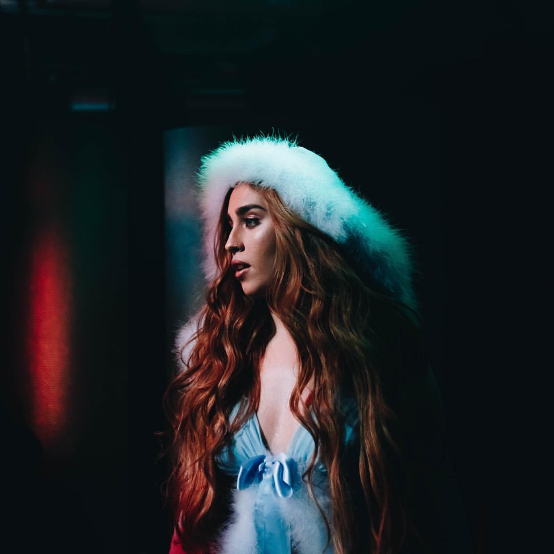 smsafadao's tweet photo. QUERO TODO MUNDO COMENTANDO AQUI VAMOS BATER UMA META DE TREZENTOS COMENTÁRIOS 

#LaurenJauregui #BestSoloBreakout #iHeartAwards https://t.co/FYgRb1DIIi