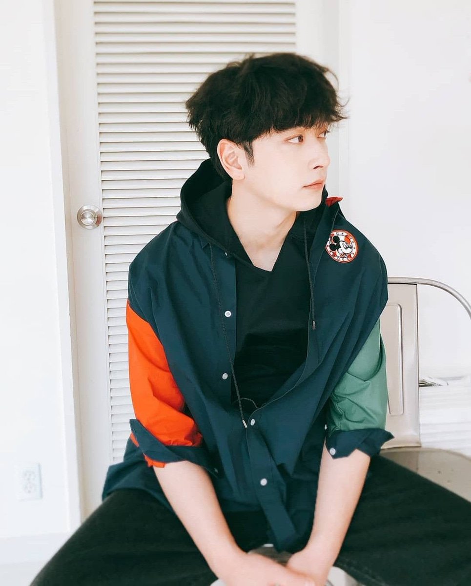 mami_misses_2pm's tweet photo. Happy birthday to this giant baby💜
The cutest maknae,a handsome man,a great actor,amazing actor,singer,rapper and dancer
It's a pleasure to have you as our maknae
You are my happiness,you are hottest's treasure,you are important and we💜you #OurTreasureChansungDay #2pm #Chansung https://t.co/FQ34TcSOJK