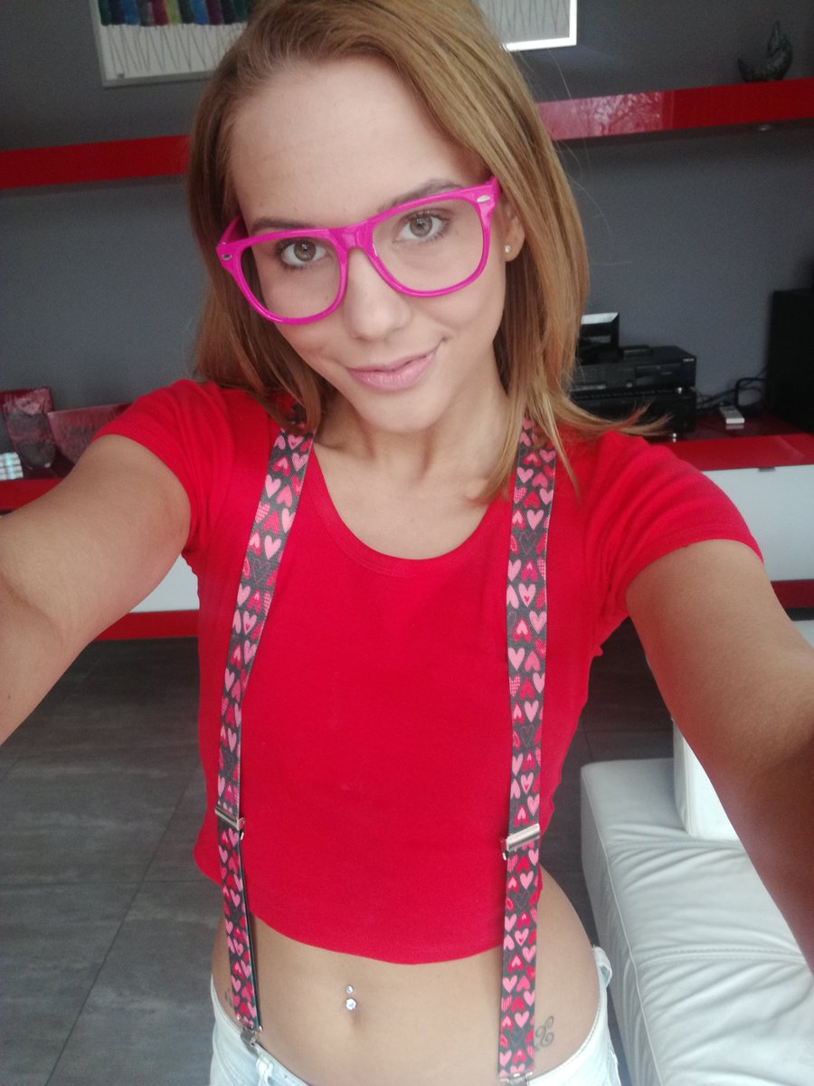 I'm full teen girl today :)