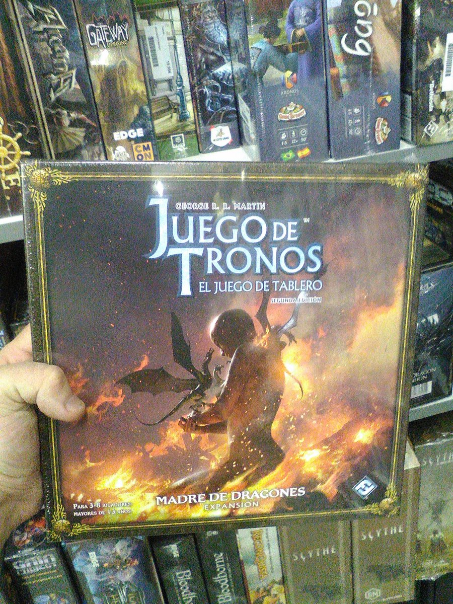 Está claro que Valar morghulis, pero antes de eso hay tiempo de sobra para probar la nueva expansión de Juego de Tronos: Madre de dragones.
¡Controla la Casa Targaryen y añade las ciudades libres de Essos a tu tablero!
Reclama tu trono y a los enemigos, dracarys.