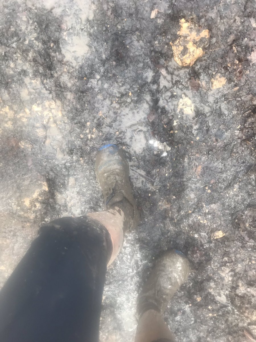 EmmanuelleRota's tweet photo. Voilà ma nouvelle définition de « Terrain gras » 😁🤟 #maxicross 41Km https://t.co/7juoUSiG2z