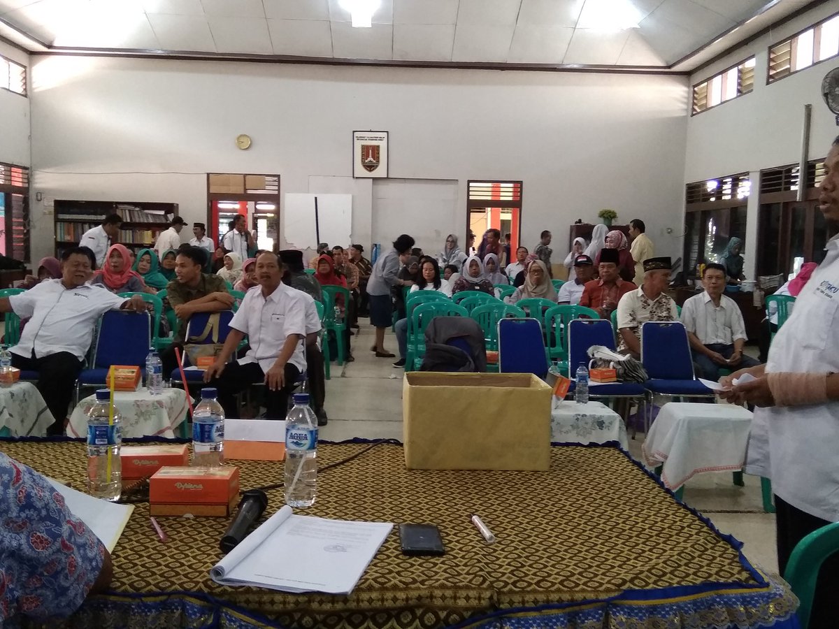 kelurahankalkul's tweet photo. rembug warga tahunan tahun 2018 dan reorganisasi pengurus bkm tekad manunggal periode thn 2019 - 2021 kel. kalibanteng kulon semarang barat
minggu, 10 feb 2019
#rembugwarga
#SemarangSekarang
@hendrarprihadi @mbakITASMG @PemkotSmg @Kec_SMGBarat https://t.co/bih8Co98gI