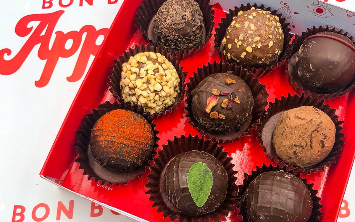 MMJHealthcare's tweet photo. A CBD Gift for Every Valentine’s Day Activity #CbdGift #Activity #ValentinesDay https://t.co/Y3qfiiKGnO via @decorcione #cannabis .@colortheory https://t.co/zp16BnVaG3