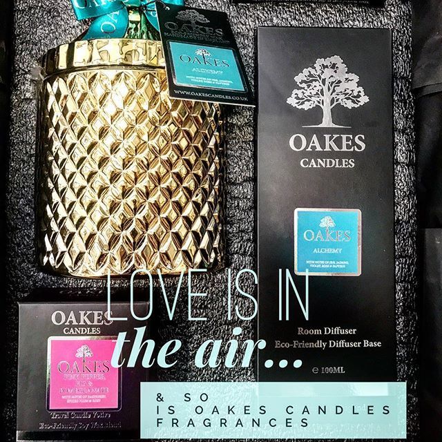 oakesinspired's tweet photo. Large gift set 😍
Includes:
-Large double wick cut glass jar
-100 ml diffuser
-100g votive -travel candle kit (lid &amp; bag)

Valentines Offer:
£50 (usually £75 to buy individually) 
All beautifully displayed in our signature gift box with oakes candles … https://t.co/rWmABh2iMW https://t.co/B5ndfxFuAk