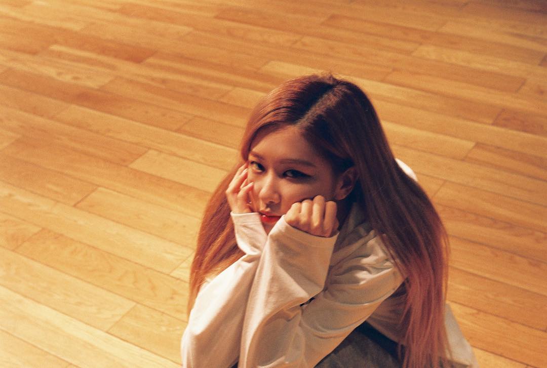 BibiKyu99's tweet photo. "Don't go out at night, or the stars might get jealous
Because of how much you shine.
Don't go out at night, or the moon might want to come down
To see your beautiful smile." - BraScott
#RosesAreRosieDay https://t.co/BpGAzZfO3V