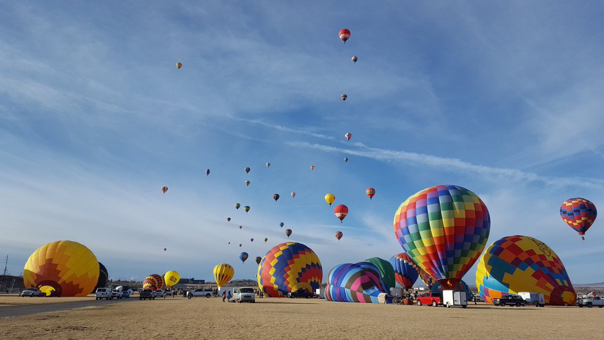 Kapono_P's tweet photo. Another blessed Sunday
#ballooncrew #blessed #balloon #SundayMorning https://t.co/DHS3XSiybC