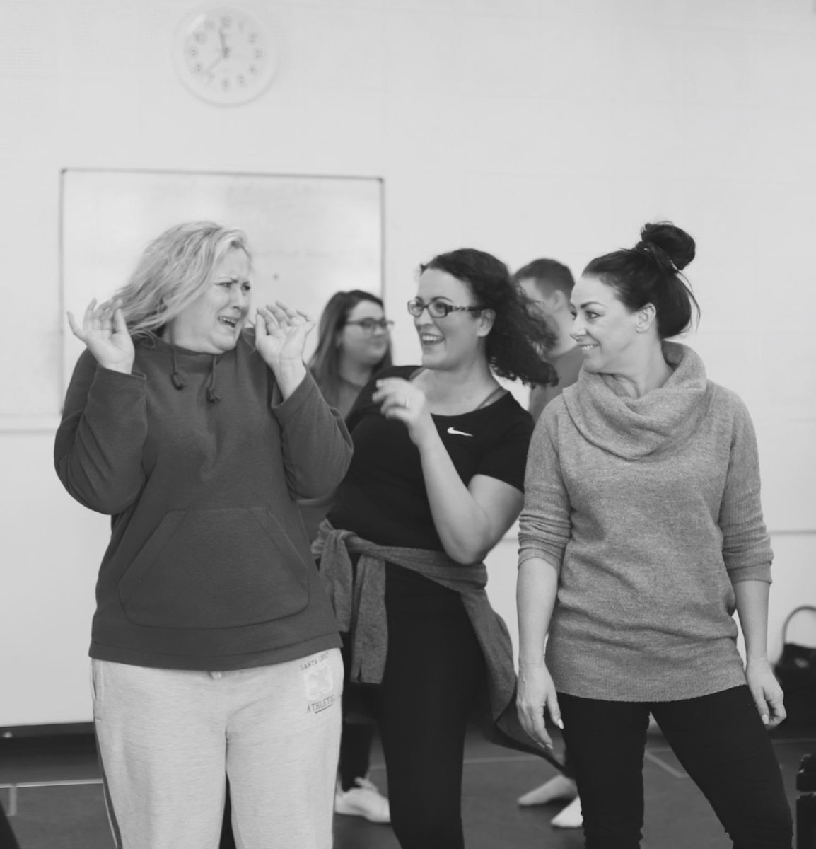 BadGirlsUkTour's tweet photo. Take a look at our cast rehearsing for Bad Girls The Musical! Opens Wednesday the 13th! Get your tickets before they all sell out! https://t.co/hYYr5LjOPp #MusicalTheatre #performers #BadGirlsTheMusical https://t.co/3uxUiRzhZX