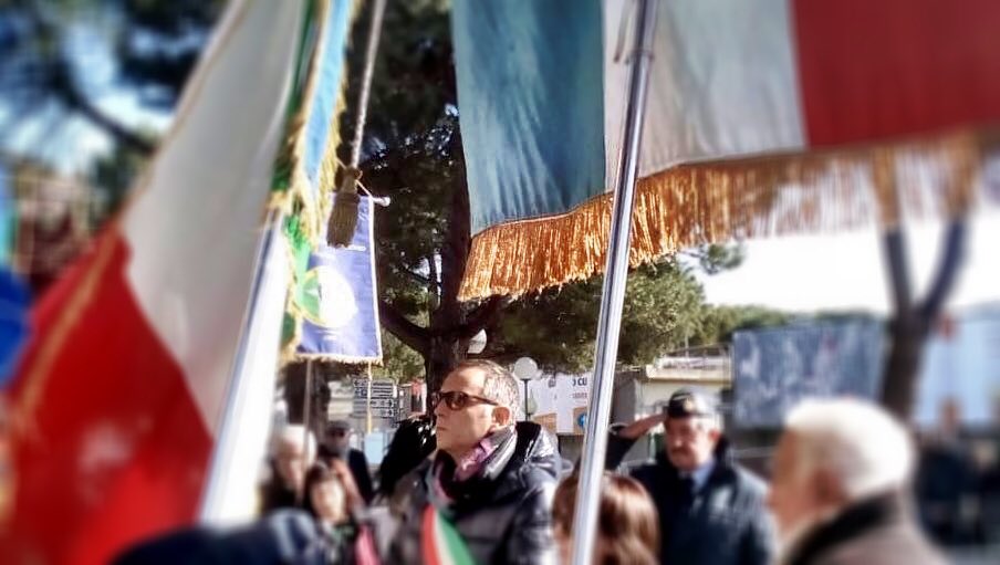 In piazza Martiri Giuliano - Dalmati la celebrazione della Giornata del Ricordo, in memoria delle vittime delle foibe. 
#comunedipescara #foibe #memoria #ricordo