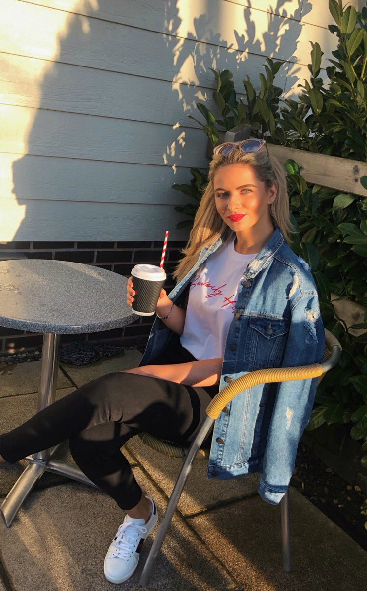 LuisaHackney's tweet image. Sunny Sunday’s 🌞 Wishing I was in Beverly Hills 💭 Shop my tee at @isawitfirst