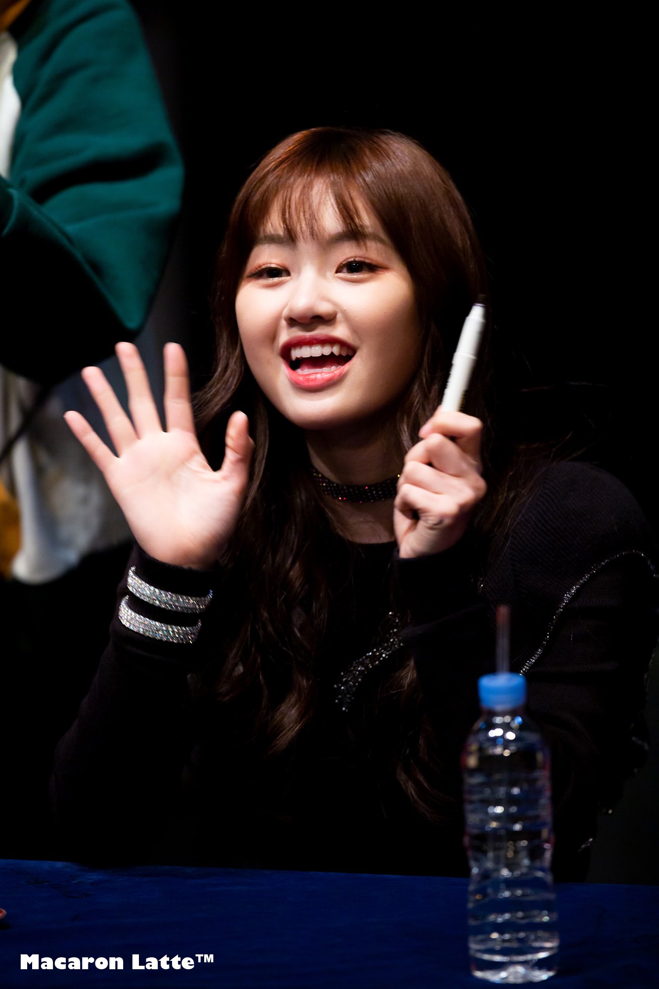 DzDx92iVAAE1-SW.jpg:orig