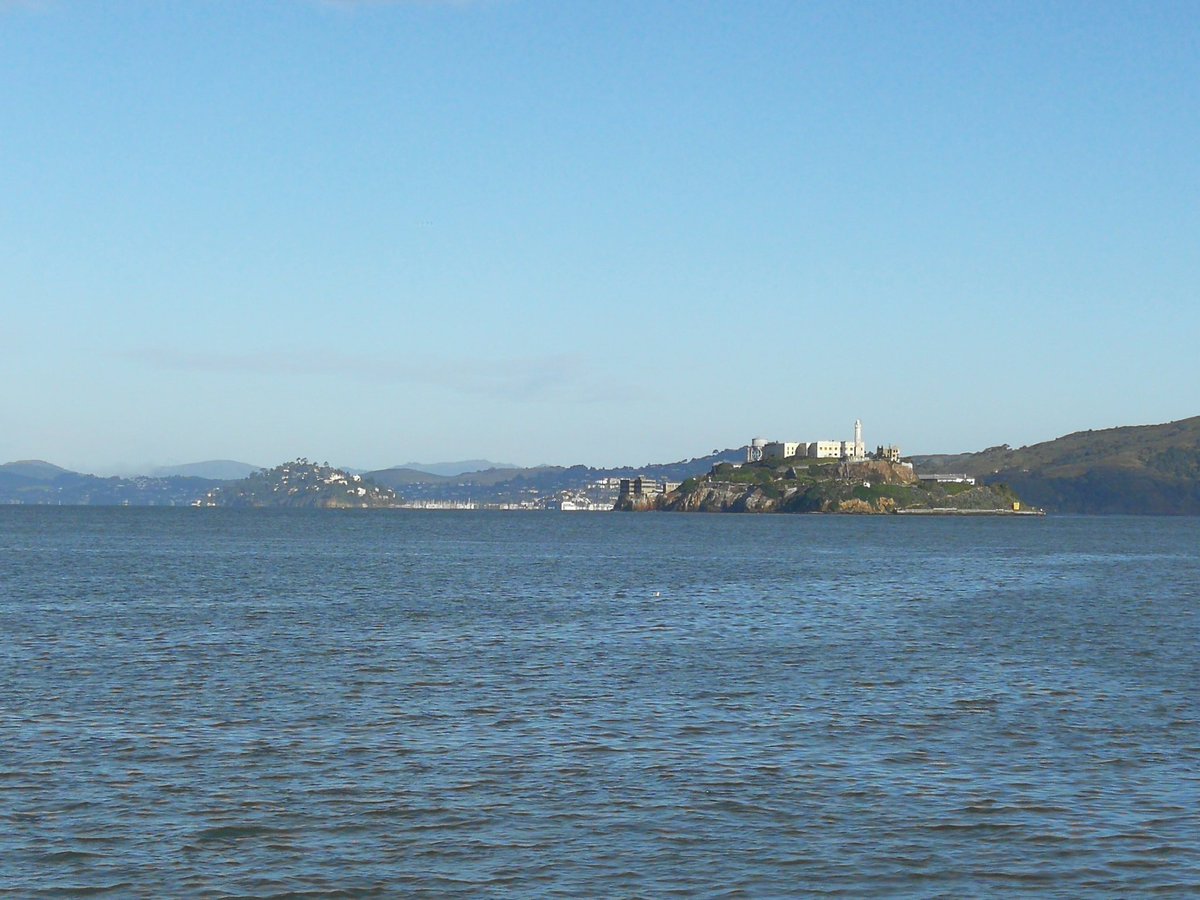 Warm welcome to #sfo and a beautiful view of #alcatraz this morning. Will be sharing more of this crazy week.Stay tuned.. #THINK2019 #IBM