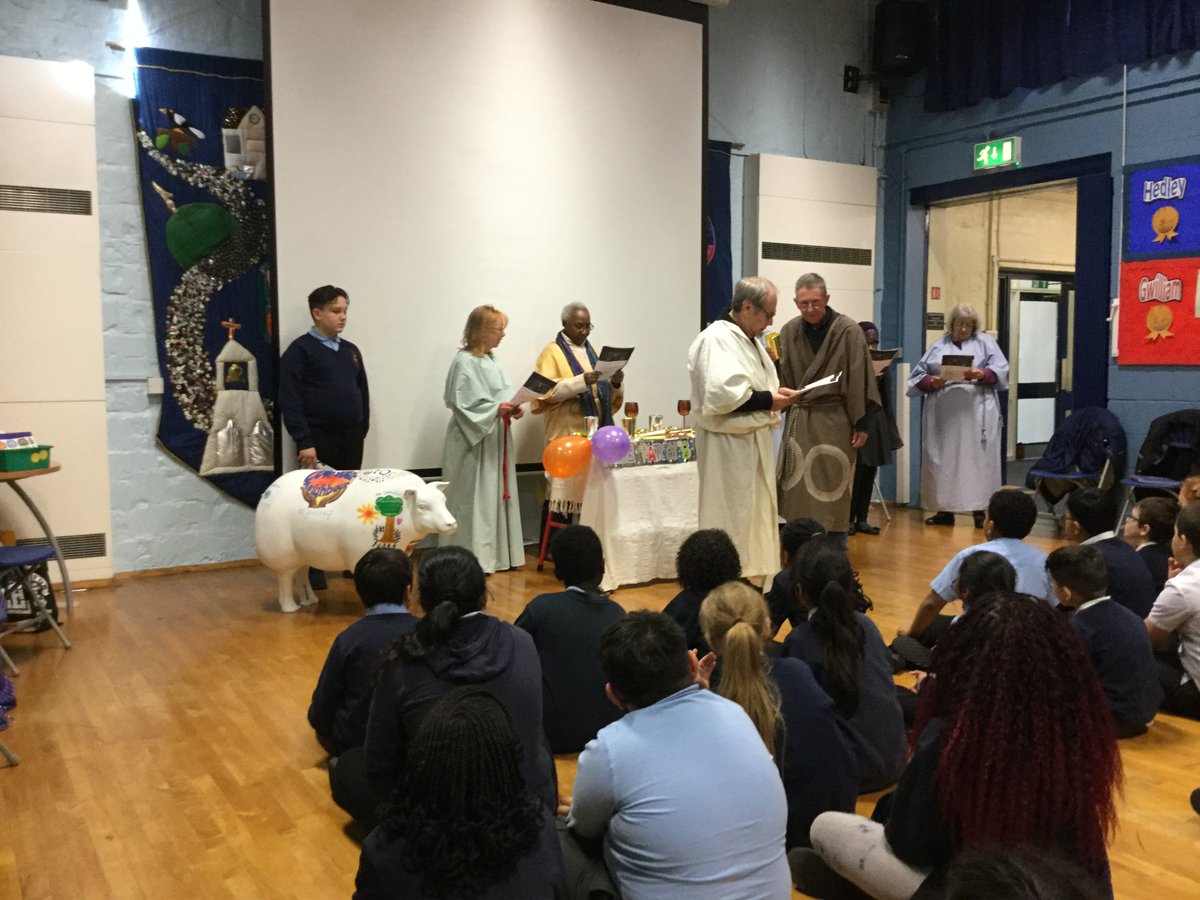 StJamesJuniorS1's tweet photo. Baaa-rton joined us for Worship with our amazing Open The Book team from St James' Church. #Baaarton #GoodShepherdProject @glosdiocschools @GlosDioc https://t.co/U6YAA9j6nO