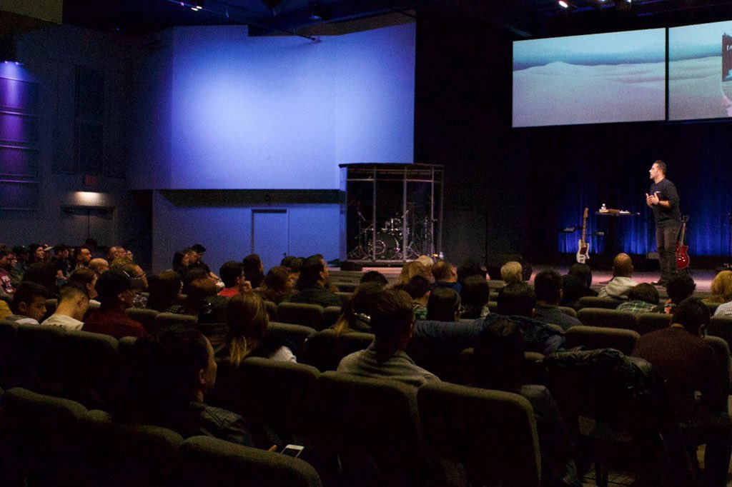 RealComunidad's tweet image. ¡Ya queremos que sean las 6:00 pm! 
.
Nuevas series en #RealKids y en el auditorio principal. ¡Ayúdanos a correr la voz! 📣
.
#realkids #realcafe #familias