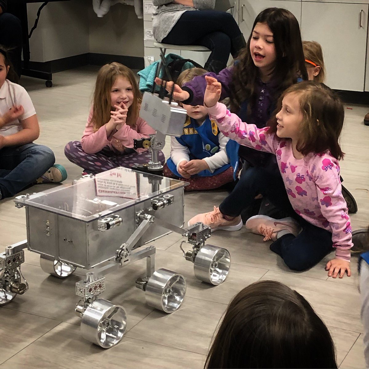 Avl_Science's tweet photo. Robots need love, too. 💕🤖💕
Thanks @girlscoutsp2p for coming and earning your #robotics badges today!
#AVLscience #science #Asheville #gscp2p https://t.co/wHk5EpBNCE