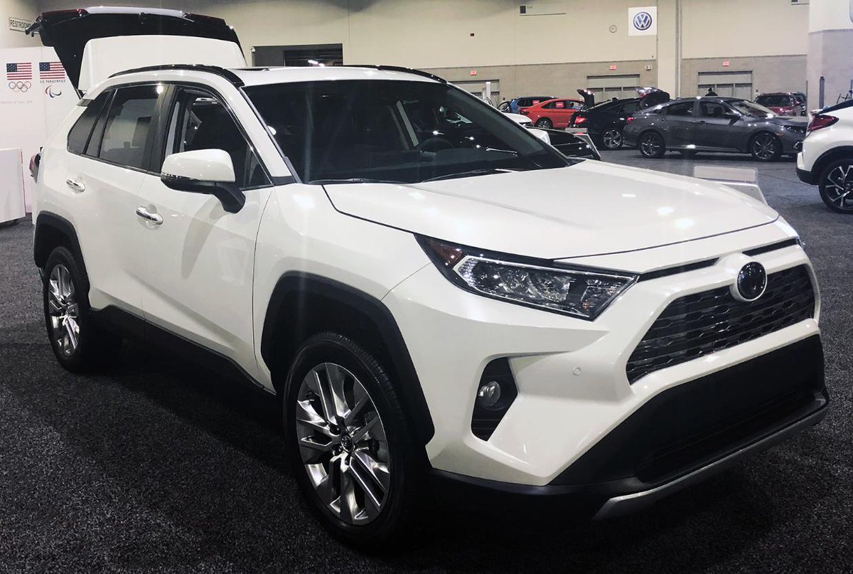 NEAutoShow's tweet image. This year's #ProvidenceAutoShow ends in less than an hour. Huge thanks to everyone who made it to the show!