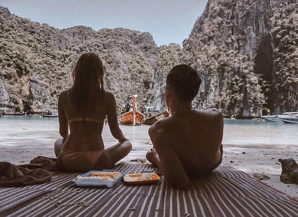 itgirlnadine's tweet photo. "We may not be each other's first, but we will be each other's last."

Happy 3rd Anniversary, James &amp; Nadine! ✨ https://t.co/MNu2gO3v8s