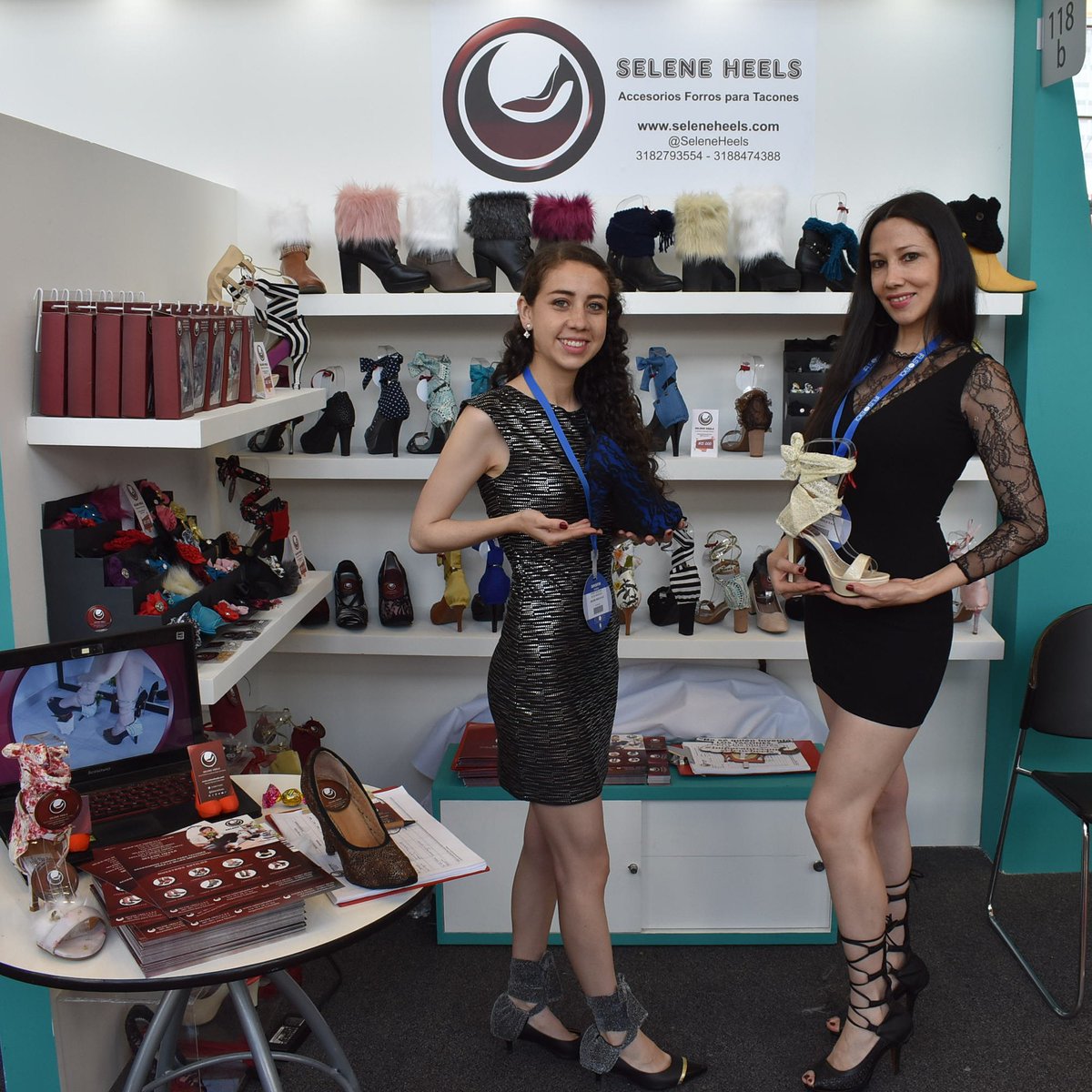 Hermanitas creadoras de Accesorios Forros para Tacones  #SeleneHeels en la feria #IFLS2019 #Corferias  #Mujerimpactante!! 👠👠

 #tacones #heels #moda #fashion #shoes #shoeoutfit #zapatos #estilo #madeincolombia #semanadelamoda #calzado #footwear #feriadelcalzado