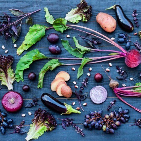 Plant power - gifts from mother nature 🍆🍇🥔🥬
Buy yours from @ibizadelivers. Open 4th May 2019
.
.
#veggies #veggieheaven #plantmagic #foodart #plantpower #farmers #organic #onlineshopping #growyourown #privatechefibiza #5aday #ibizafood #onlinesuperma… bit.ly/2E4boGo