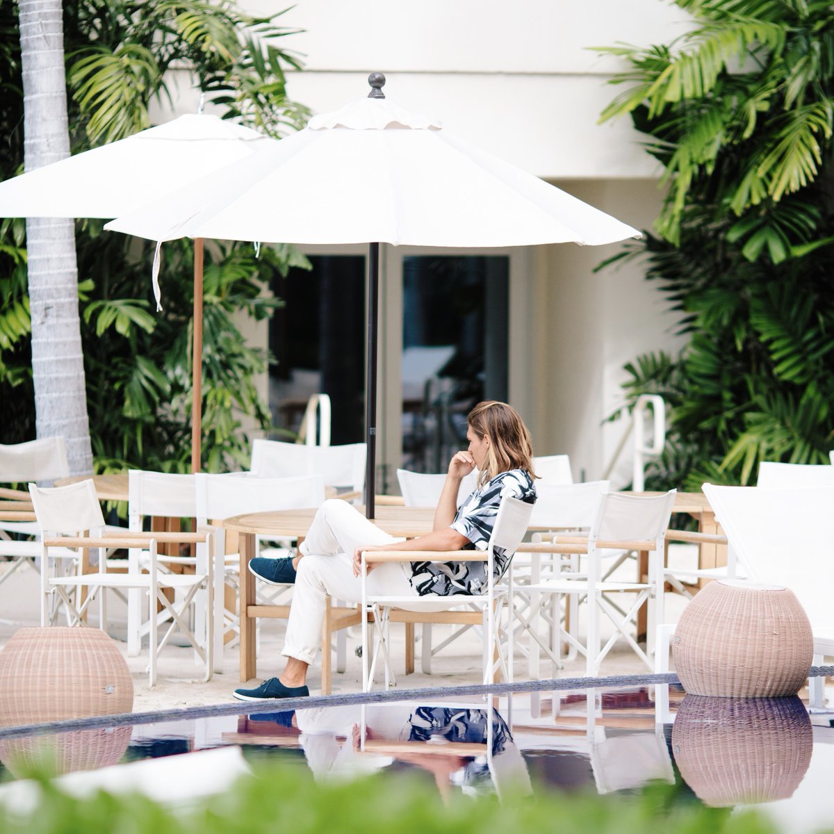 Thinking about what to get your lovers and friends for V-Day? We put some gift guides online to help you out. Men’s Retro Shirt in Lily Moon online now. 
.
.
#JamsWorld #fashion #style #menswear #alohashirt #hawaiianshirt #themodernhonolulu #honolulu #hawaii #madeinhawaii