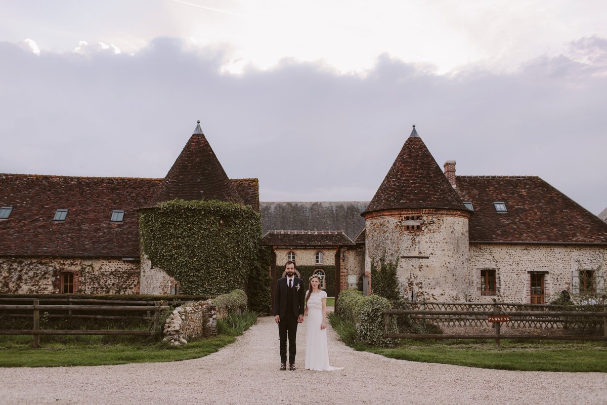 peopleproduccio's tweet photo. Postcards from France.
Os vamos a enseΓ±ar esta boda que nos tiene enamorados.
Ready?
#WeddingThread https://t.co/laExtLgayV