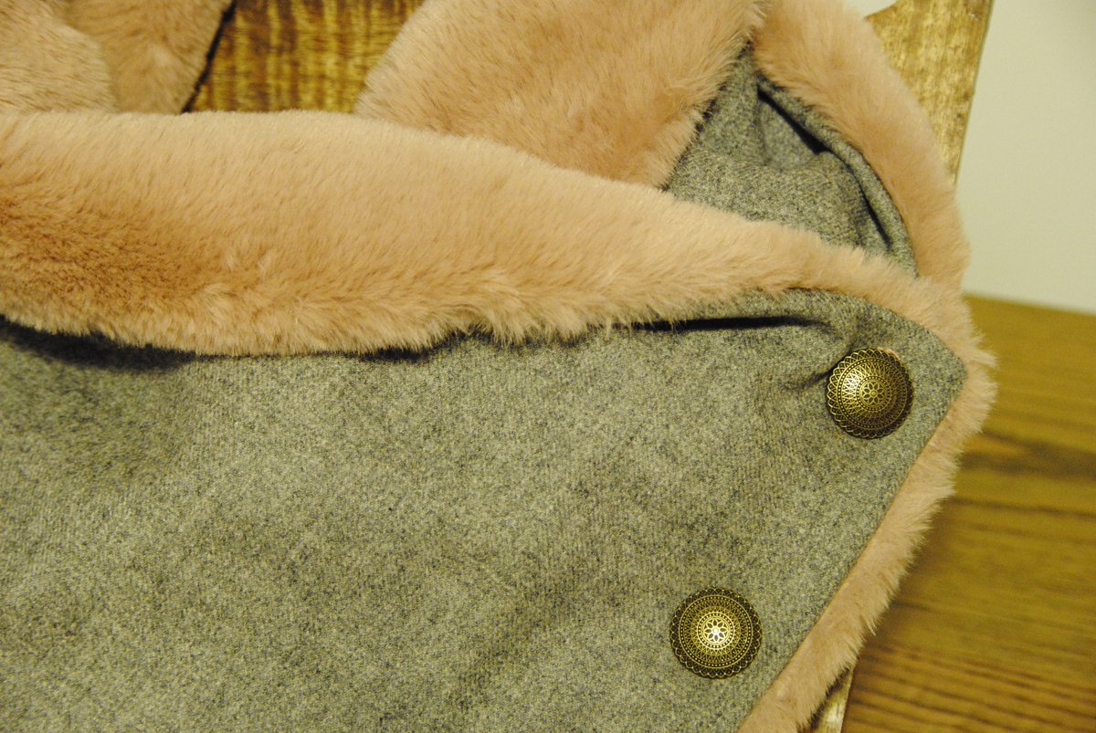 CariciasIn's tweet image. La vida no es de color de rosa... o eso dicen.

#CariciasDeInvierno #WinterOutfit #cuellos #Cantabria #handmadegifts #regalosoriginales
#complementos #moda #fashion #accesorios #style #hechoamano  #handmade #tendencias #regalos #look #mujer #tiendaonline #trendy #love #tendencia