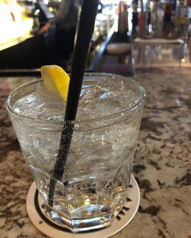 jedwards52's tweet photo. When you start to tear up thinking about riding in a London cab on the wrong side of the street and you still can’t freaking believe you are actually going to London... #london🇬🇧 #cantbelieveImgoingtoLondon #excitedbeyondbelief#neededthisdrinkie #lunchwi… https://t.co/es9DMHzLaJ https://t.co/ddj9tIyU8u