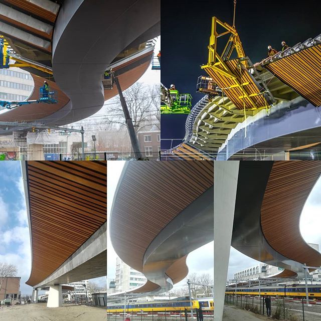solidbamboo's tweet photo. Onder grote belangstelling is gisteren 09/02/19 de Zwolse BAMBOE busbrug geopend. Een mooie brug, dank aan IPV/Delft. Maar zeg eerlijk: door de bamboe-bekleding is het nu een bijzonder mooie brug geworden! 
Solid Bamboo samen met Marwing en Wesco tekenen… https://t.co/idacHcBF94 https://t.co/u6uaThRK3x