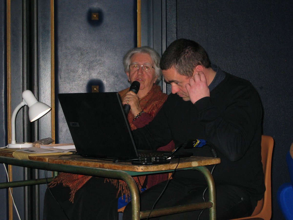 delavernelle's tweet photo. 09.02.2019, Dompierre-sur-Besbre (03), Cinéma René Fallet
Association "Défense du Patrimoine Est-Allier" 
Conférence-diaporama de Christiane et Georges Chatard sur le patrimoine de Billy et sur le passage de Jeanne d'Arc à Moulins.
Crédit photos : Anne Palisson https://t.co/vM1fA0sxMQ