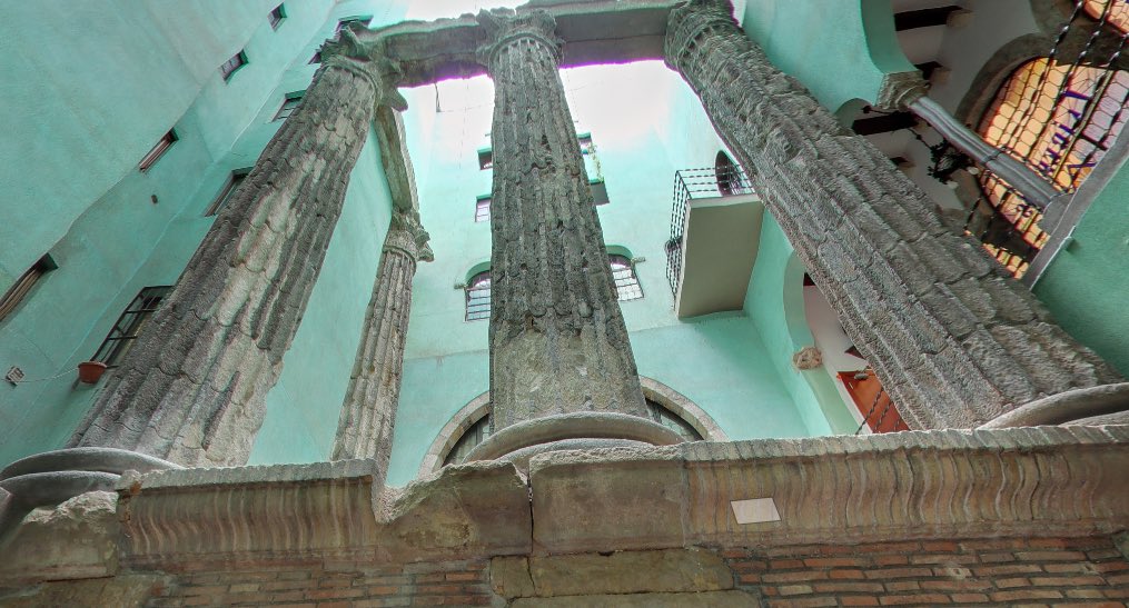 iberHistoria's tweet photo. Templo romano de Augusto. Siglo I. Calle Paradís. Barcelona. 41°23'00.3"N 2°10'37.9"E https://t.co/rKKKsDJl2r
