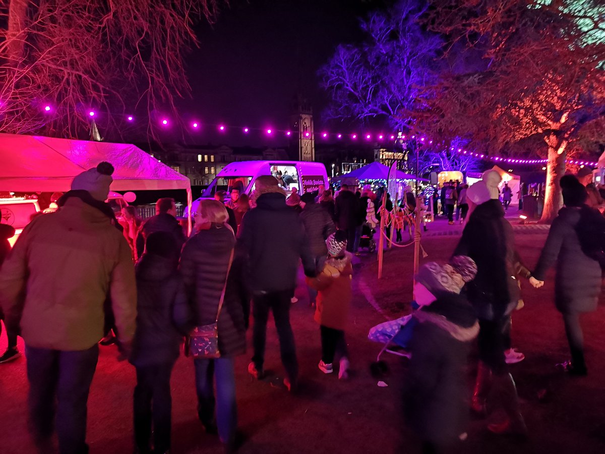 PerthCityCentre's tweet photo. Another fantastic night, make sure you pop along until 10pm #PerthLiveLifeWell #PerthLightNights 
https://t.co/zsHAZj1iUW https://t.co/LXLruE7JzC