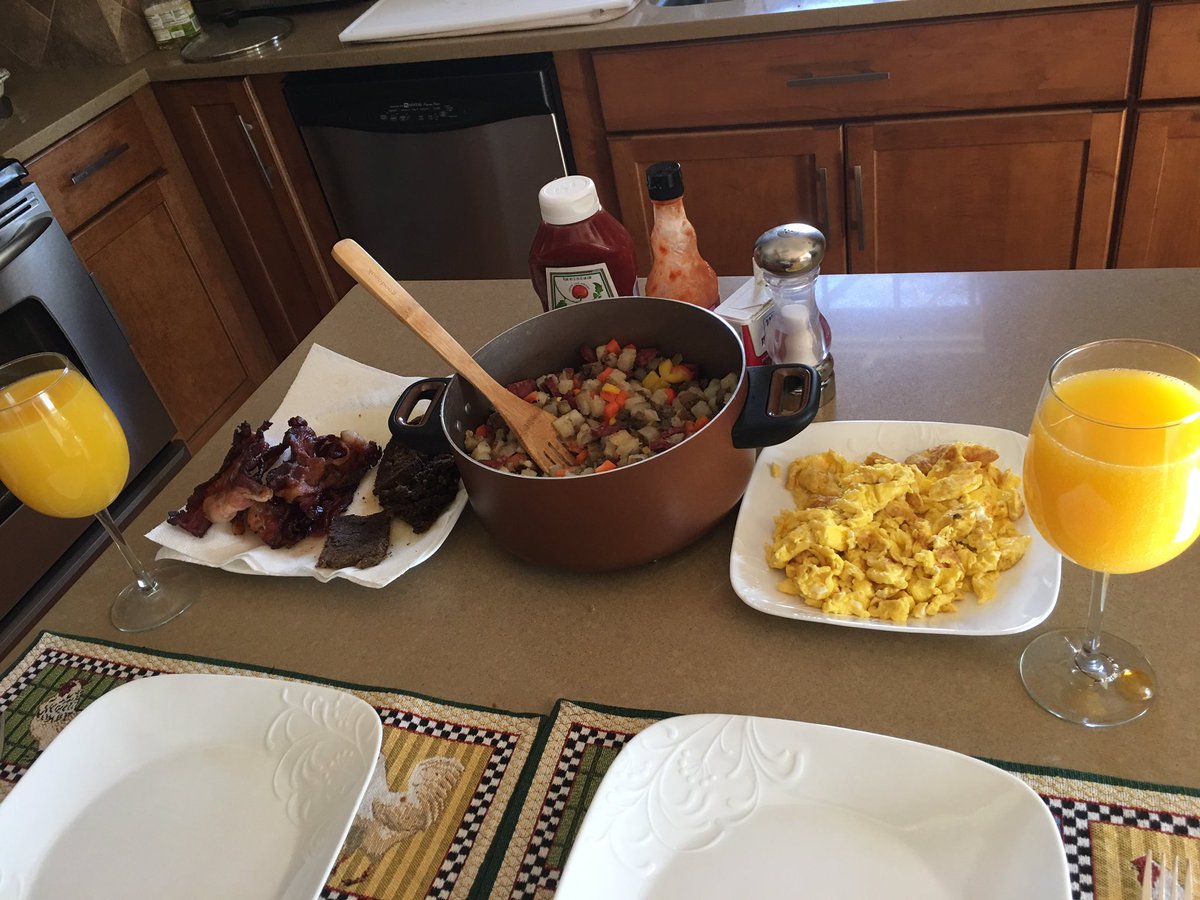 outdoorsmen87's tweet photo. The night before opening day my buddy and I made dinner together so the morning after closing day we made brunch all while the pups played #HuntingBuddies #BestFriends #HuntToEat #VenisonPorkroll #VenisonSausage #BackyardPig #Bacon #Scrapple #BackyardEggs #Mimosas #Outdoorsmen https://t.co/fgltmic6IE