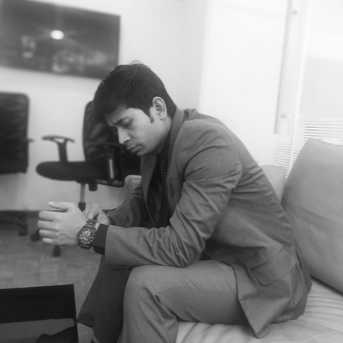 ActorKaranverma's tweet photo. Kya Hua agar hamare Charo Aoor Samunder hai, Kya Hua agar Hamari kashti thordi choti hai..Badi baat ye hai ki hum sath Hain..ak dusre k liye..aur Kya chahiye https://t.co/3BnmGE6SYS